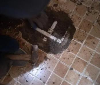 内江市卫生间漏水维修公司为您分享下卫生间渗水如何处理及注意事项